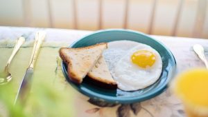 6 Manfaat Telur untuk Kesehatan Lansia, Tapi Jangan Dimakan Tiap Hari