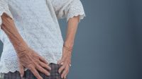 Apakah Lansia Perlu Dioperasi Jika Memiliki Batu Ginjal?