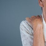Merawat Lansia Dengan Osteoporosis