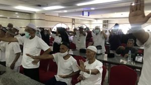 Antisipasi Penyakit Jantung di Tanah Suci, Ratusan Jemaah Mengikuti Senam Haji