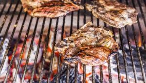 Benarkah Makanan yang Dibakar Bisa Memicu Kanker? Simak Penjelasannya