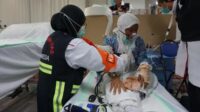 Tim Kesehatan Haji Indonesia Kunjungi Tiga RS Arab Saudi, Beri Dukungan Moril kepada Jemaah yang Dirawat