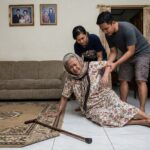 Lansia yang pernah terjatuh