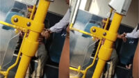 TransJakarta Klarifikasi Viral Lansia Diturunkan dari Bus, Sebut Bukan karena Bau Badan