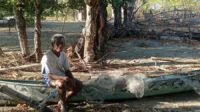 Nelayan lansia di Reok yang selamat dari tsunami Flores 2026